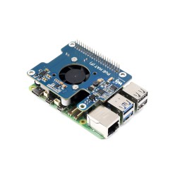 PoE HAT pour Raspberry Pi 5 assemblé sur le Raspberry Pi 5